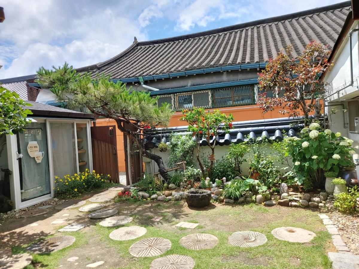 Hotel The Blue Cradle Jeonju Exterior foto